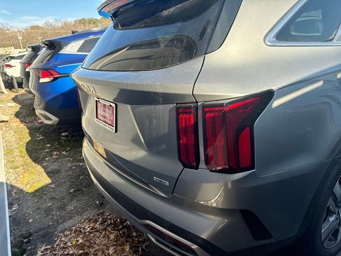 Certified 2023 Kia Sorento SX Prestige image 30