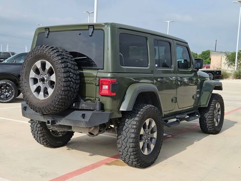 Used 2021 Jeep Wrangler Unlimited Sahara AWD/4WD image 3