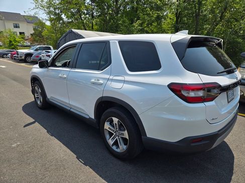 Used 2023 Honda Pilot EX-L image 4