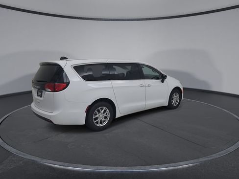New 2027 Chrysler Pacifica LX FWD image 15