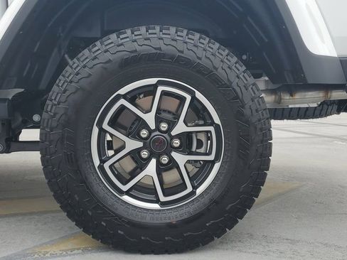 New 2025 Jeep Gladiator Rubicon image 6