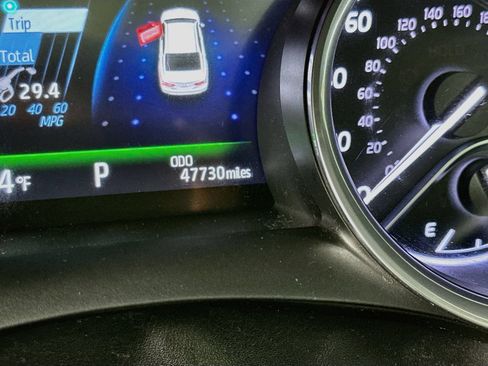 Used 2018 Toyota Camry XLE w/ Audio Package FWD image 13