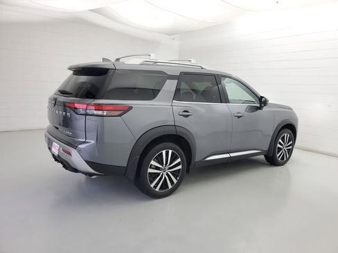 Used 2025 Nissan Pathfinder Platinum w/ Cargo Package FWD image 5