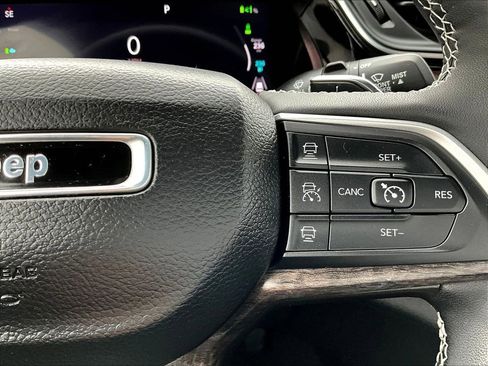 Used 2023 Jeep Grand Cherokee 4WD 4xe image 16