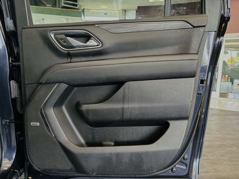 Used 2023 GMC Yukon XL SLT AWD/4WD image 41