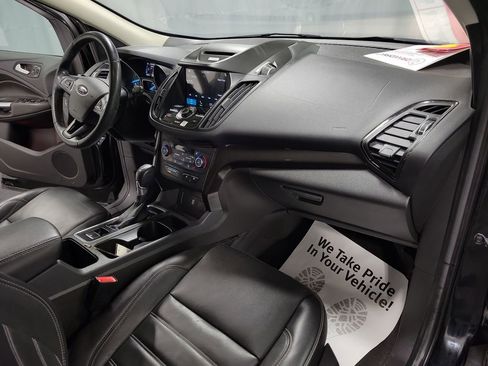 Used 2017 Ford Escape Titanium image 25