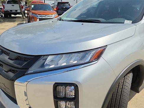 Used 2025 Mitsubishi Outlander Sport LE image 10