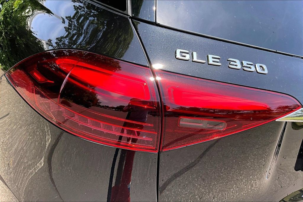 Used 2026 Mercedes-Benz GLE 350 4MATIC image 32