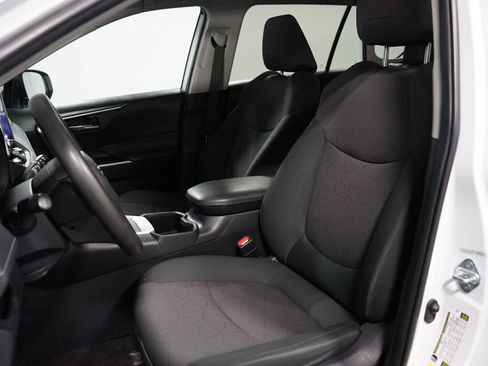 Used 2024 Toyota RAV4 XLE image 6