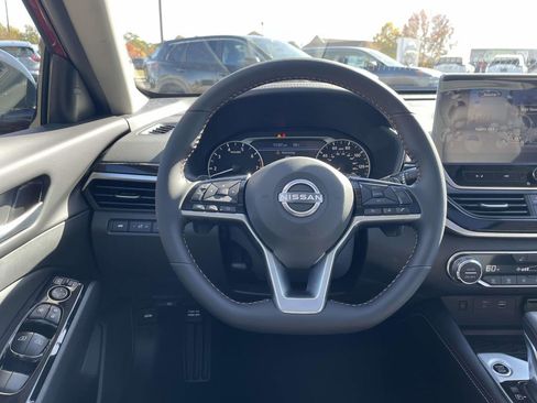 New 2025 Nissan Altima 2.5 SR w/ SR Premium Package image 12