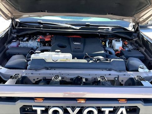 Used 2025 Toyota Tundra TRD Pro AWD/4WD image 9