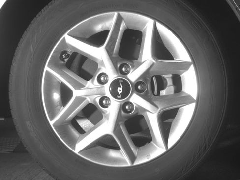 Used 2025 Kia Soul LX w/ LX Technology Package FWD image 18