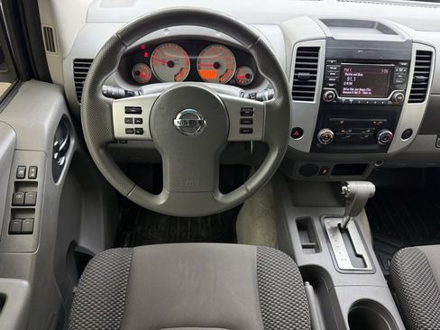 Used 2015 Nissan Frontier Desert Runner image 9