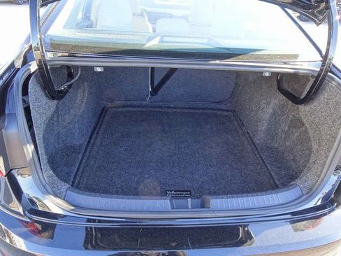 Used 2019 Volkswagen Jetta SE image 28