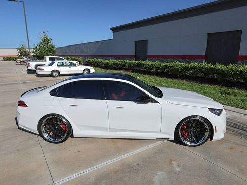 Used 2026 BMW M5 w/ Executive Package AWD/4WD image 24