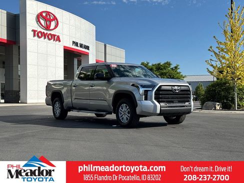 Used 2022 Toyota Tundra SR5 w/ SR5 Premium Package AWD/4WD image 1