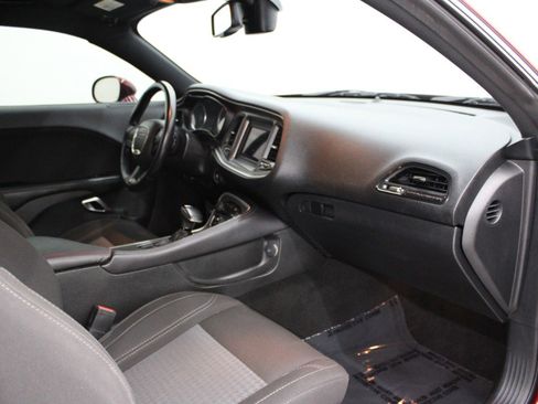 Used 2020 Dodge Challenger SXT image 10