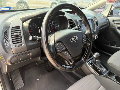 Used 2018 Kia Forte S FWD image 10