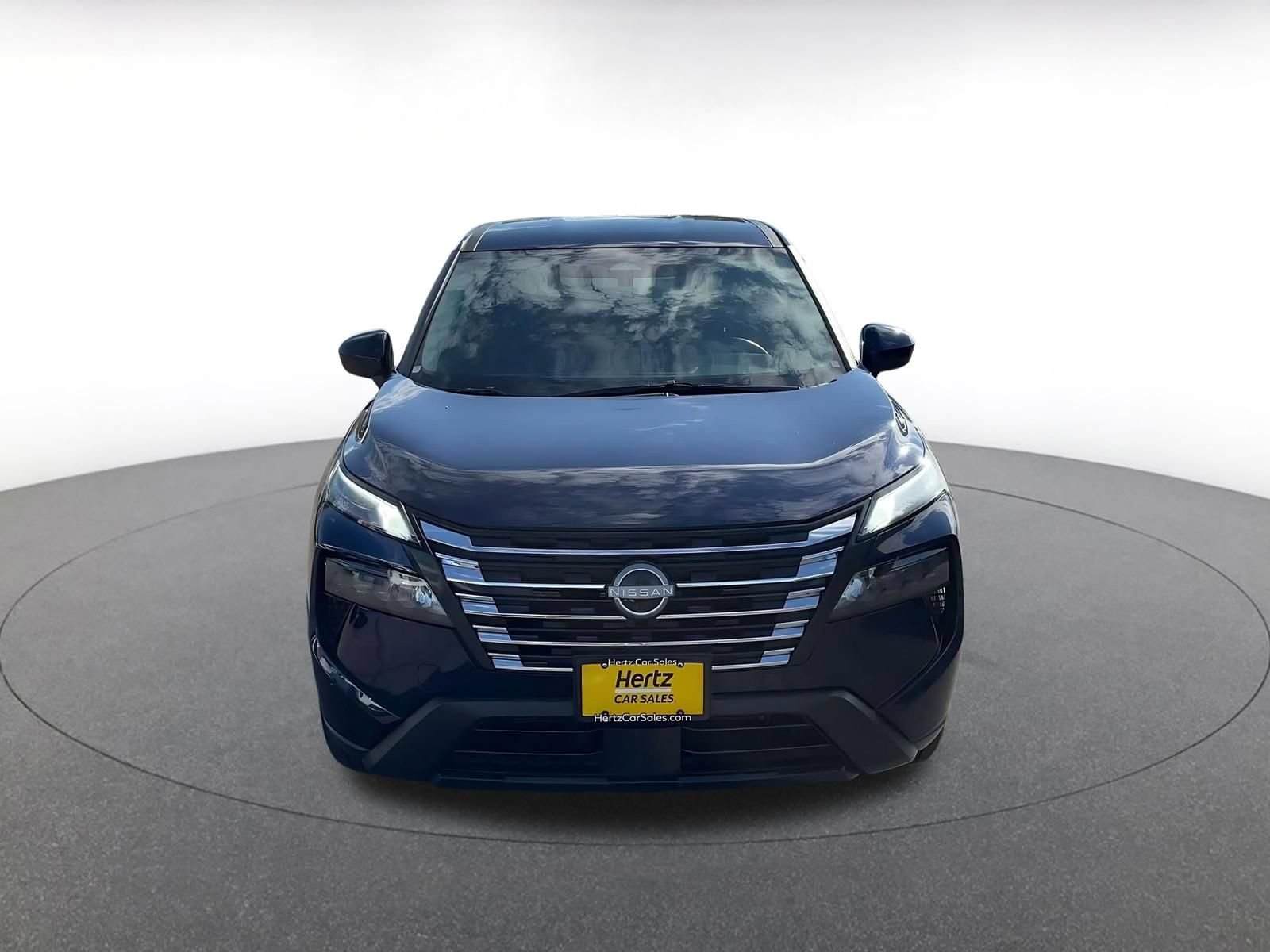 Used 2025 Nissan Rogue SV FWD image 4