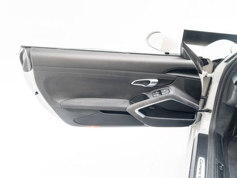 Certified 2019 Porsche 911 Carrera GTS image 20