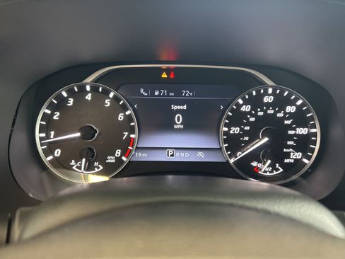 Used 2025 Nissan Frontier SV image 19