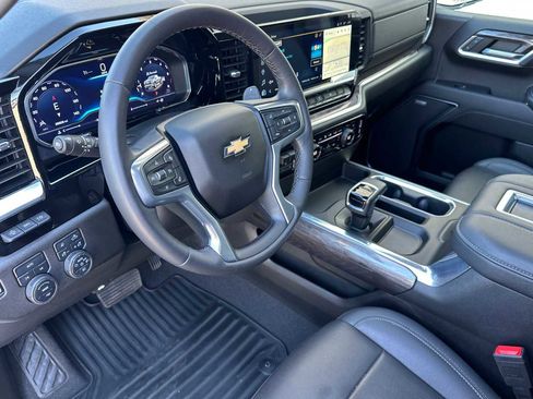 Certified 2022 Chevrolet Silverado 1500 LTZ w/ Technology Package image 10
