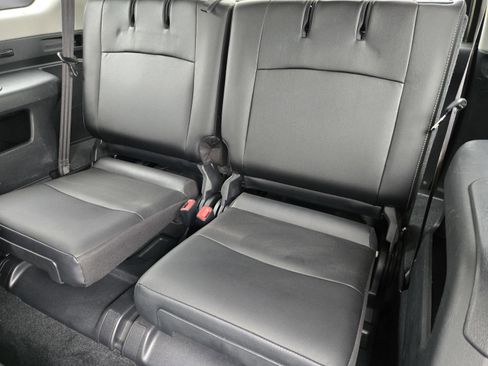 Used 2022 Toyota 4Runner SR5 Premium w/ Moonroof Package AWD/4WD image 31