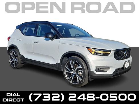 Used 2022 Volvo XC40 T5 R-Design w/ Advanced Package AWD/4WD image 1