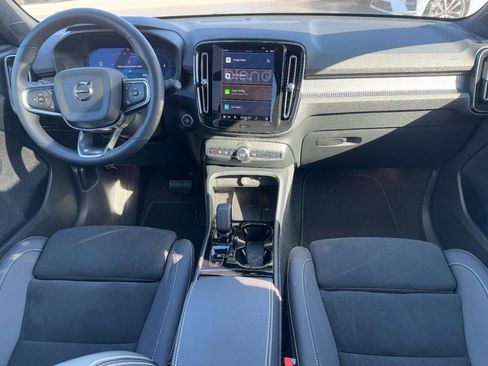 Certified 2025 Volvo XC40 B5 Plus image 12