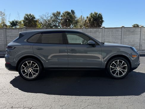 Certified 2026 Porsche Cayenne AWD/4WD image 6
