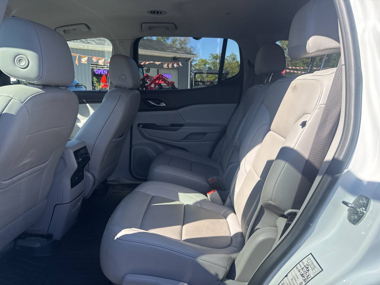 Used 2021 GMC Acadia SLT FWD image 18