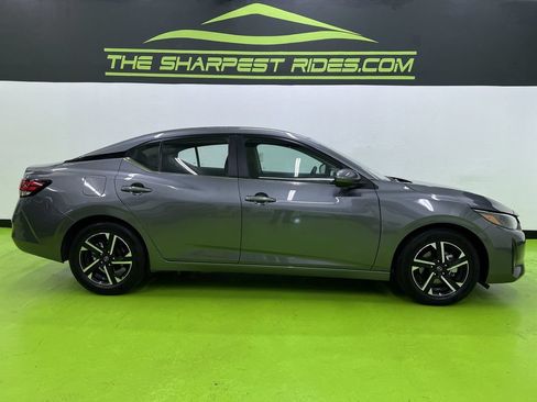 Used 2025 Nissan Sentra SV FWD image 11