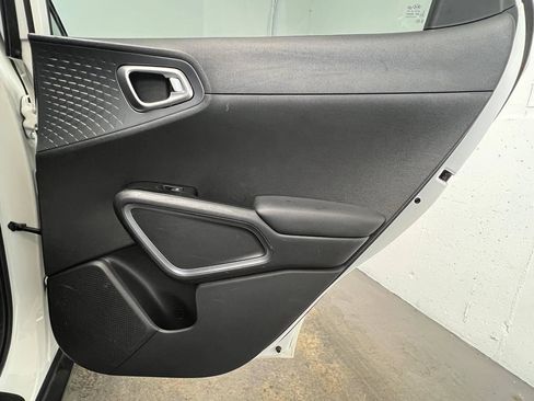 Used 2020 Kia Soul S FWD image 13