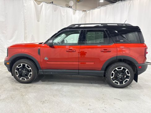 Used 2024 Ford Bronco Sport Outer Banks w/ Tech Package AWD/4WD image 2