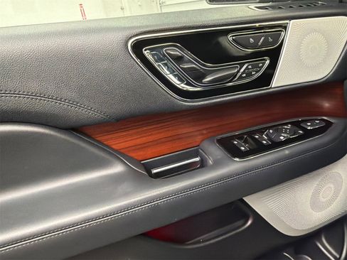 Used 2022 Lincoln Navigator L Reserve w/ Equipment Group 201A image 39