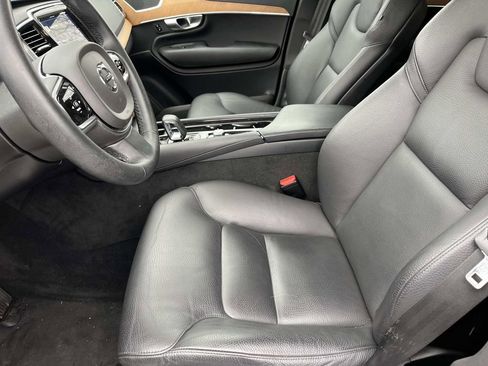 Used 2024 Volvo XC90 B6 Plus image 24