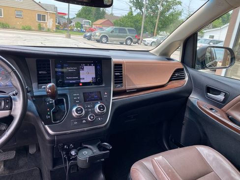 Used 2015 Toyota Sienna Limited Premium AWD/4WD image 19