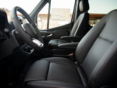 New 2025 Mercedes-Benz Sprinter 2500 image 13