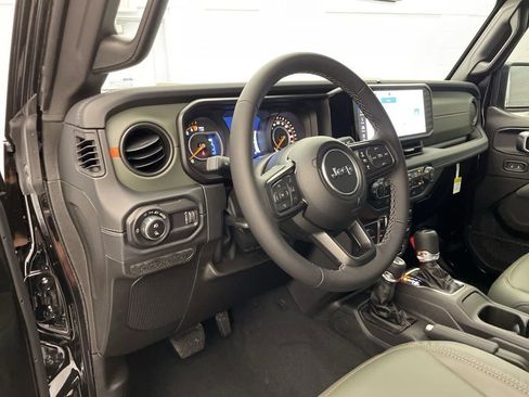 New 2026 Jeep Gladiator Mojave image 14