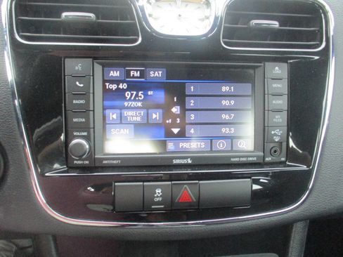 Used 2013 Chrysler 200 Touring FWD image 20