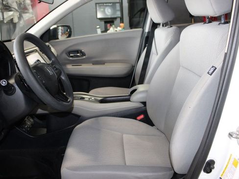 Used 2018 Honda HR-V EX image 11