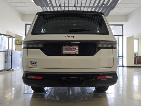 New 2026 Jeep Grand Wagoneer L Summit AWD/4WD image 21