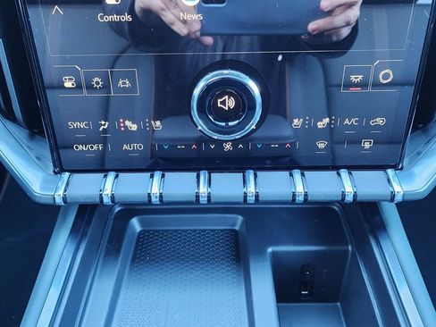 New 2026 GMC Acadia AT4 w/ Luxury Package image 32