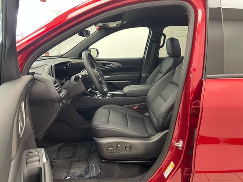 New 2026 Chevrolet Traverse LT w/ LPO, Floor Liner Package AWD/4WD image 8