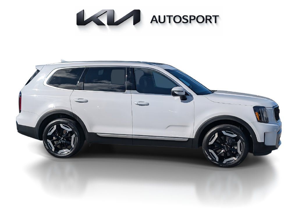 Certified 2024 Kia Telluride EX w/ EX Captain's Chair Package FWD image 5