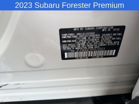 Used 2023 Subaru Forester Premium AWD/4WD image 31