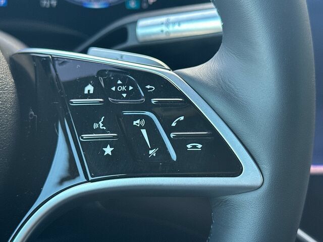 Used 2023 Mercedes-Benz EQS 580 4MATIC SUV w/ Acoustic Comfort Package image 31