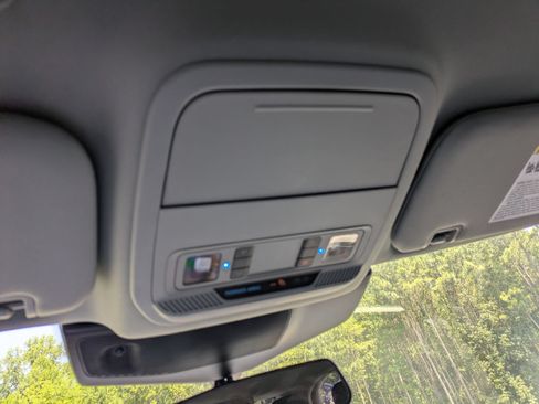 Used 2023 Ford Explorer XLT w/ Equipment Group 202A RWD image 23
