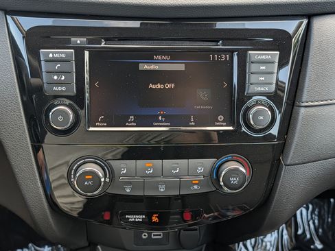 Used 2020 Nissan Rogue S AWD/4WD image 23