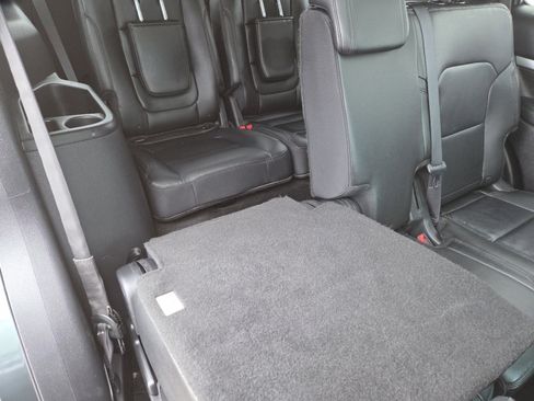 Used 2016 Ford Explorer XLT w/ Equipment Group 202A image 21